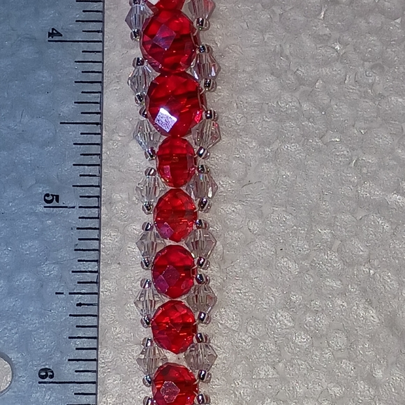 New, 8" Bracelet of red & clear glass crystals and silver clasp - Picture 4 of 5